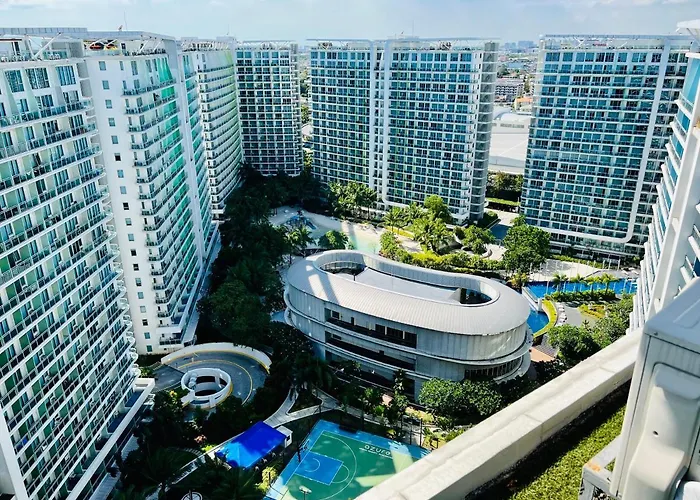 Azure Pool View With Balcony, Wifi And Netflix Manila