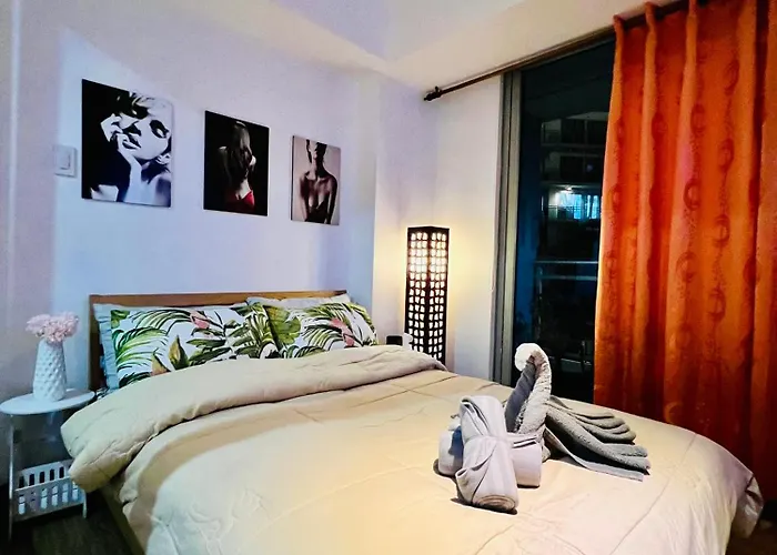 Apartahotel Azure Pool View With Balcony, Wifi And Netflix