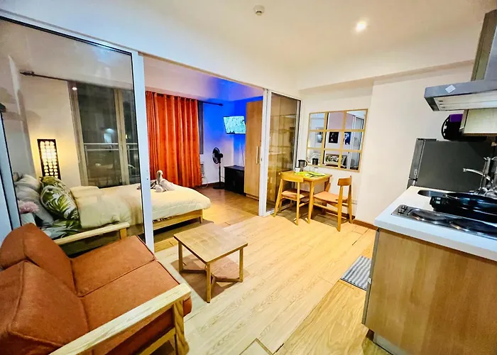Azure Pool View With Balcony, Wifi And Netflix Apartahotel